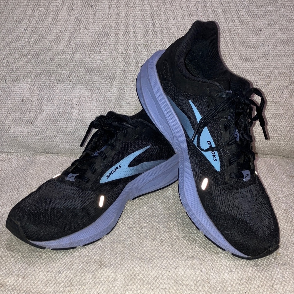 Brooks women’s size 8 Wide speed neutral Launch 9 Athletic running shoes